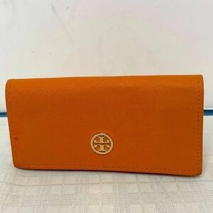 Tory Burch Glasses / Sunnies case in Orange with gold tone emblem
